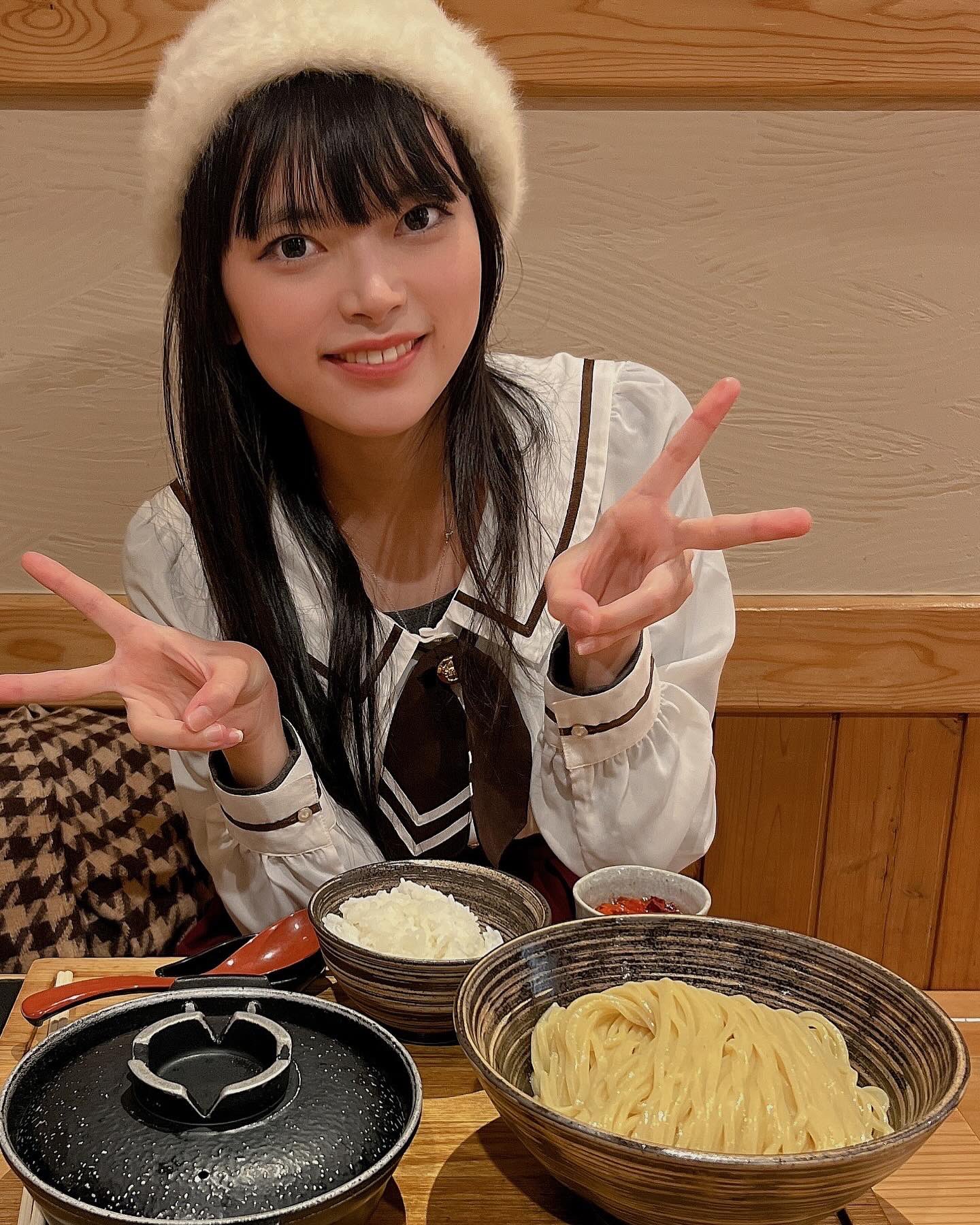 2023-11-29 17-21-52 airu_081 1729792784750526792-1.jpg