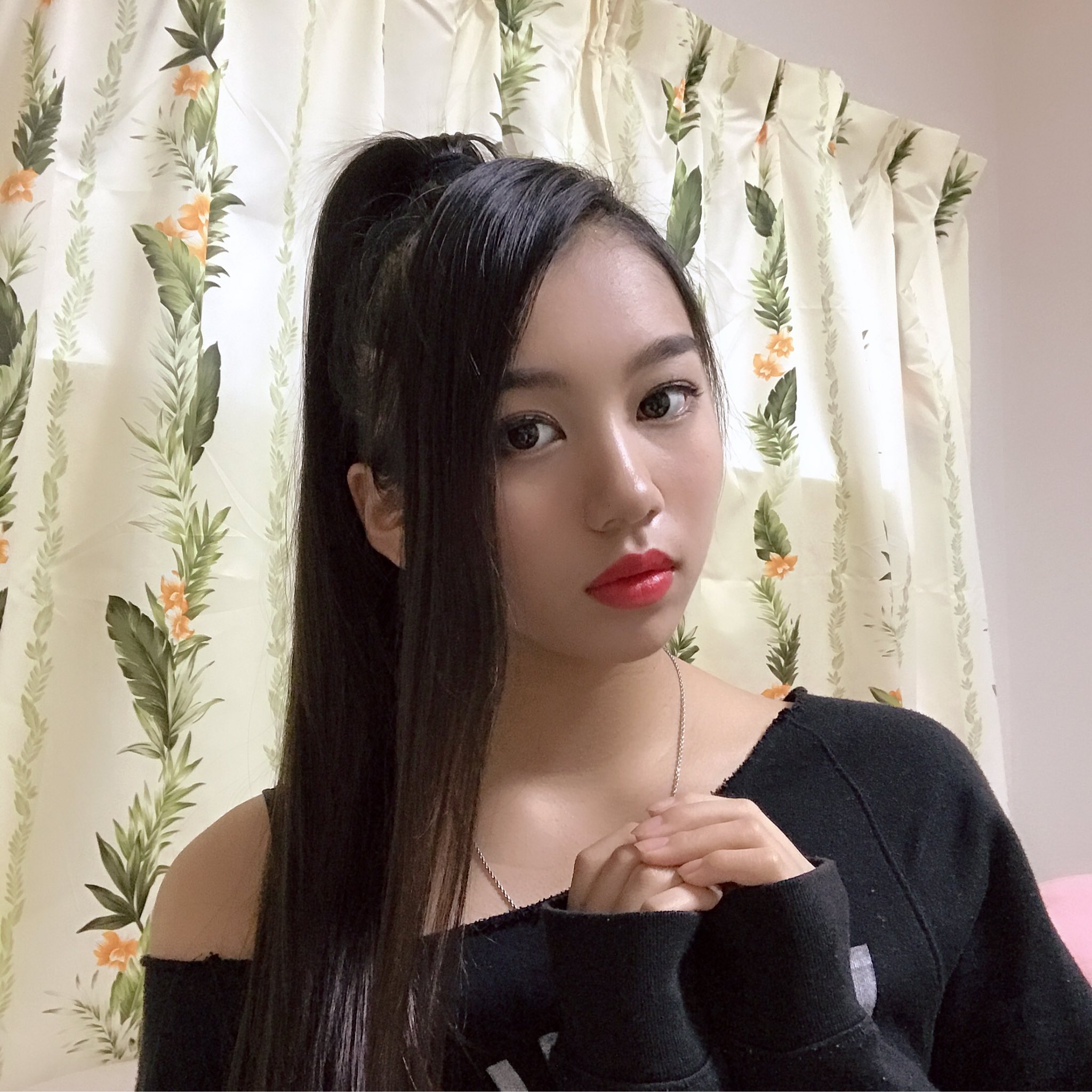 2018-12-21 16-14-12 marin_tuchiya 1076028046564483072-1.jpg