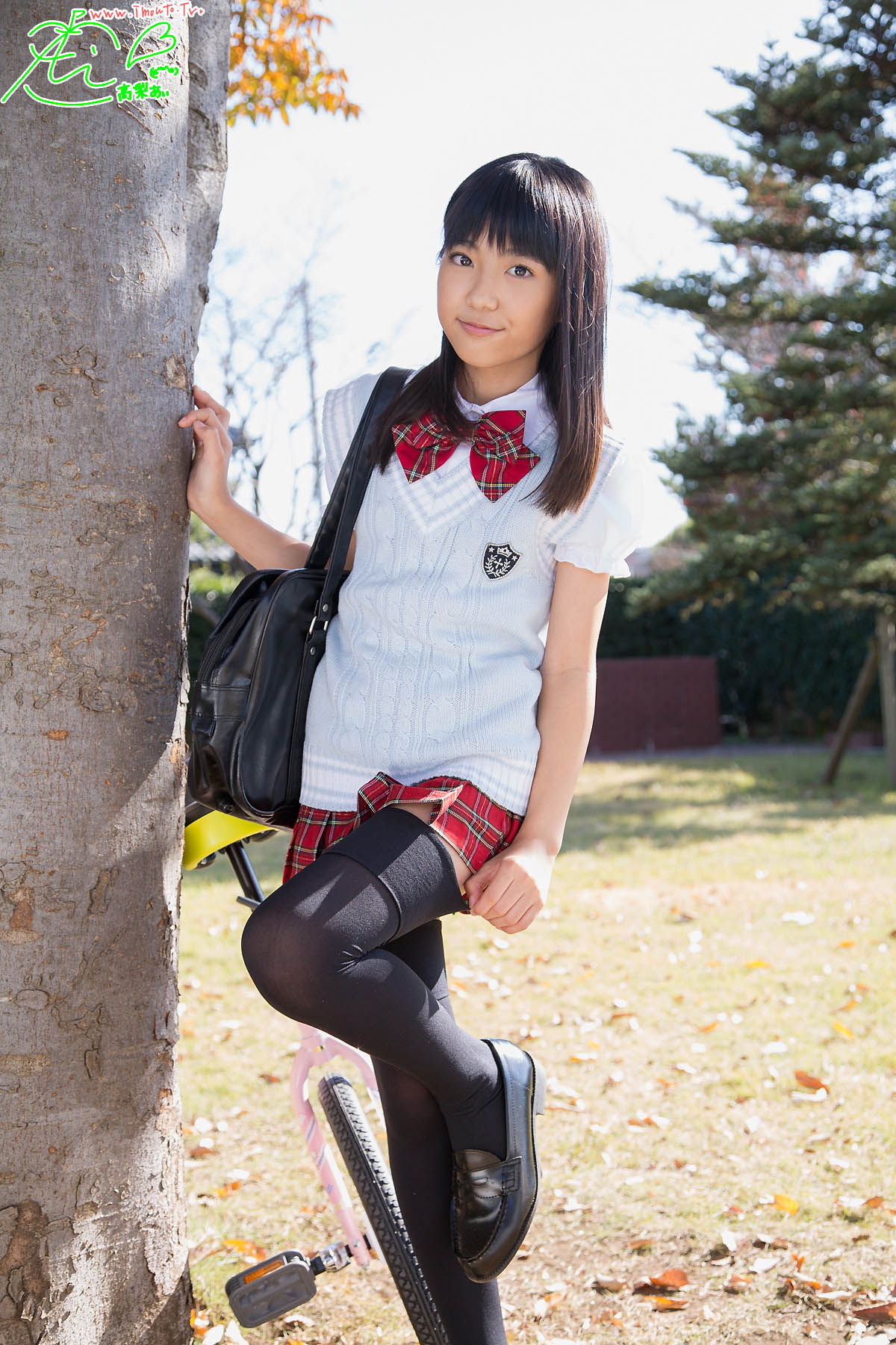 kneehigh_takanashi_a01_004.jpg